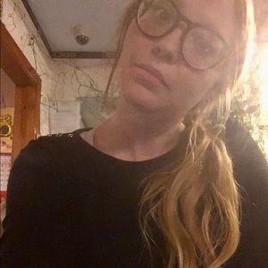 Meet your Posher, Holly